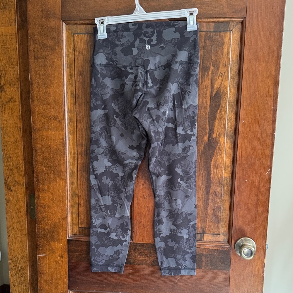Lululemon Athletica Black and Gray patterned Leggings - Picture 2 of 4